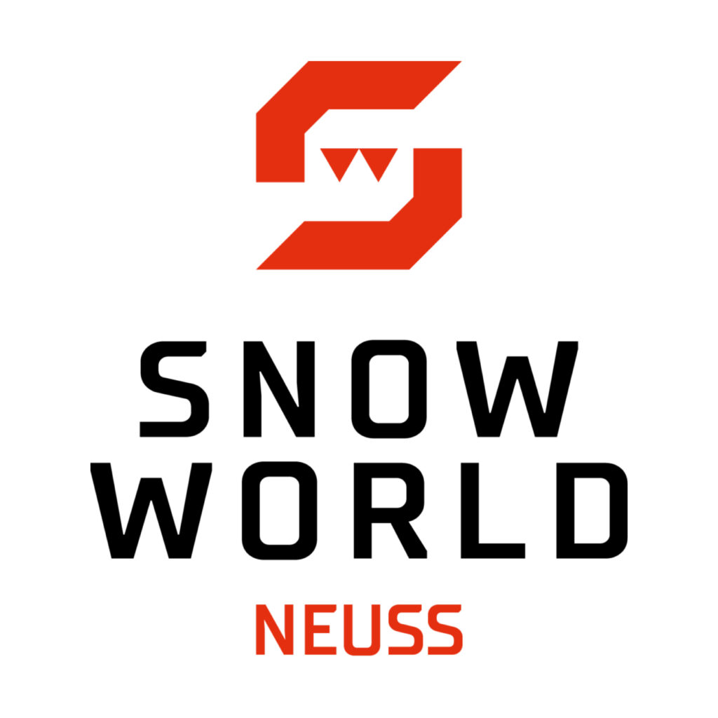 Ein rotes, geometrisches „S“ über dem fettgedruckten Schriftzug „SNOW WORLD“, darunter „NEUSS“ in Rot, alles auf weißem Hintergrund.